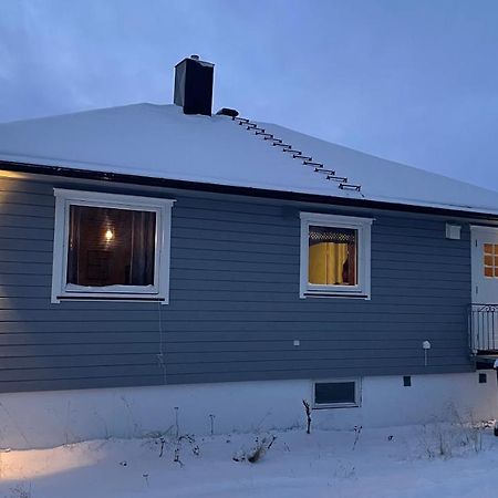Koselig Hus I Sentrum Av Olderfjord Russenes Buitenkant foto